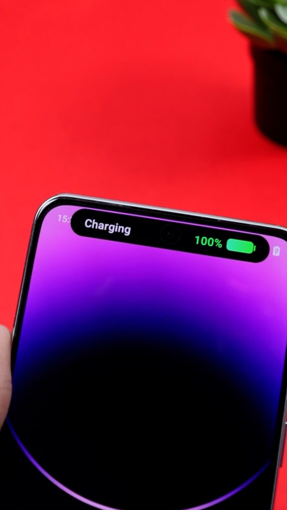 iPhone 14 Pro Dynamic Island on Android Phones